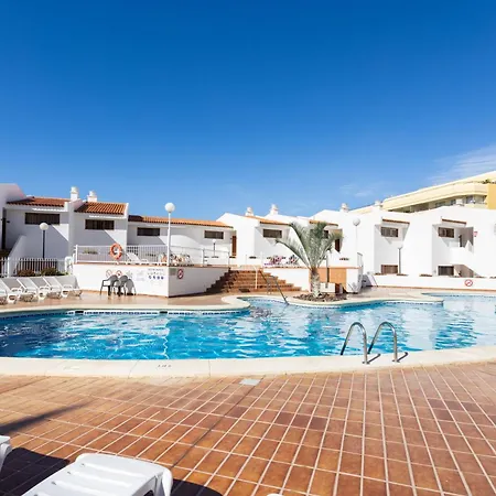 Home2book Serene & Pool, Escape Appartement *